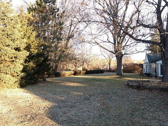 2nd image of 419 N Pleasant St