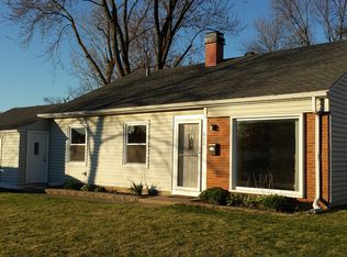 806 Forest Dr, Streamwood, IL