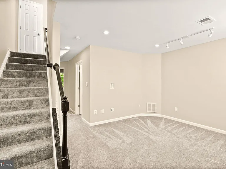 10032 Moxleys Ford Ln — Photo 29