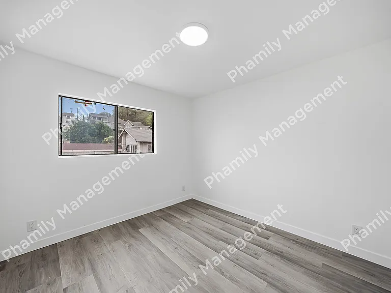 2538 Johnston St #8 — Photo 9