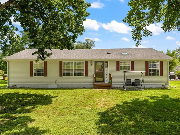 715 N 5th St, Winterset, IA 50273