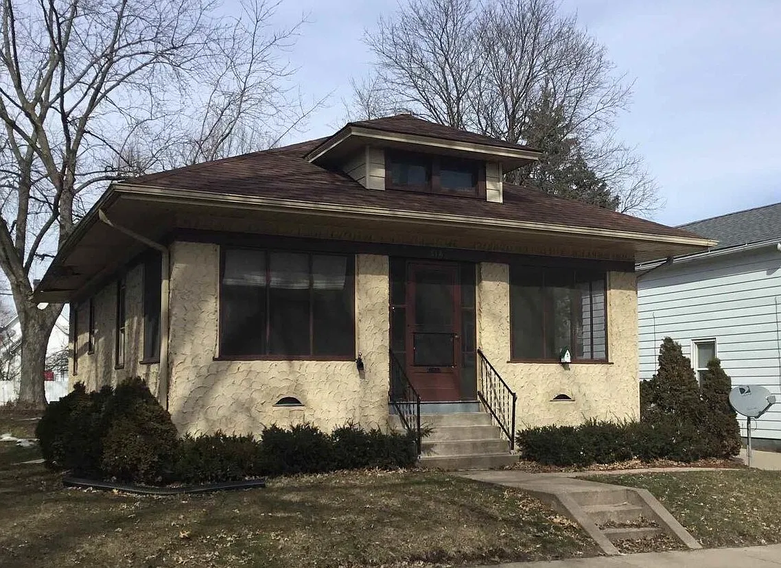 2 bed, 1.5 bath, 1000 sqft, $1,200 — Photo 1