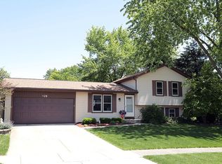 128 Stratford Ct, Naperville, IL