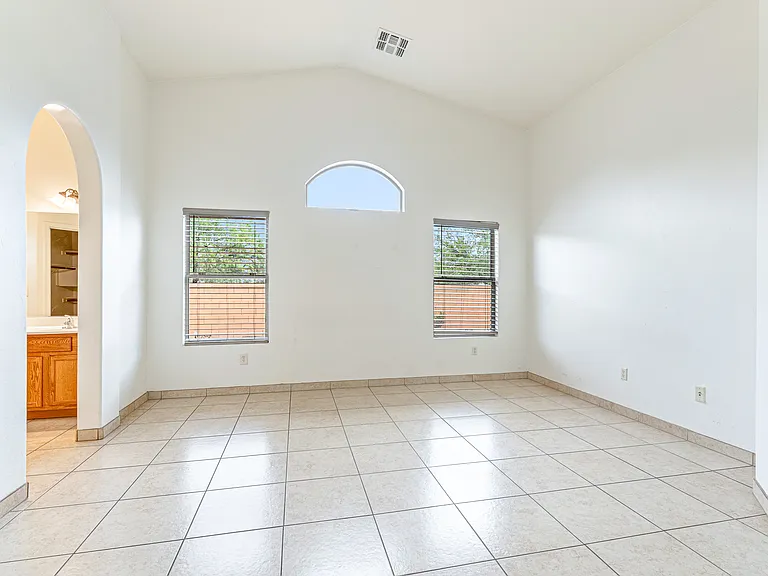 345 E Camino Del Abeto — Photo 13
