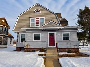 503 W 5th St, Vinton, IA 52349