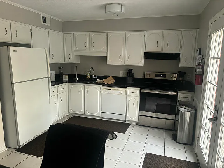 126 Park Ave SE #A — Photo 8