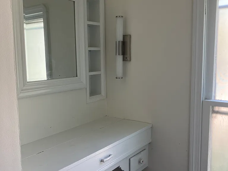 301 Bassett Rd — Photo 34