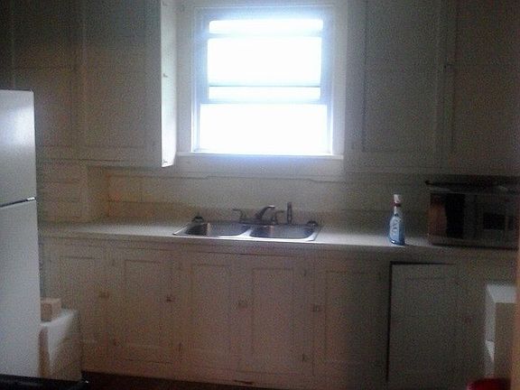 2nd image of 436 Linden Ave