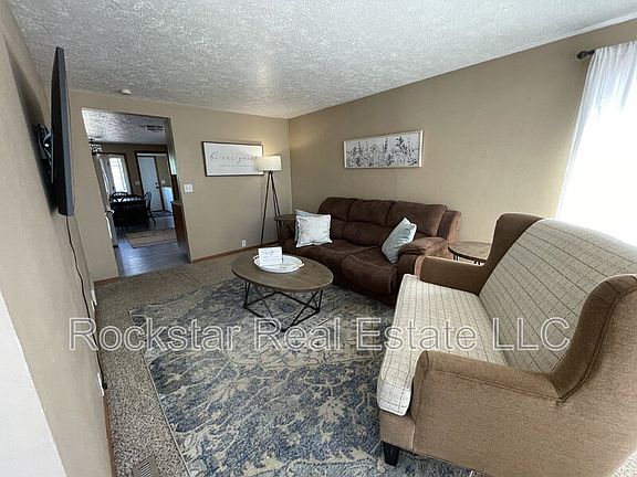 3rd image of 1425 E Garland Ave