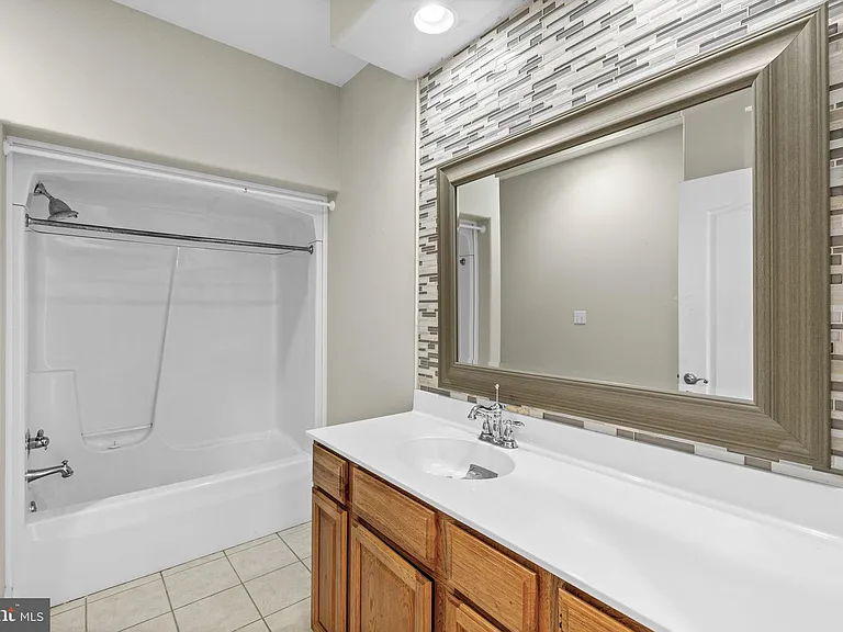 9725 Brock Rd — Photo 21