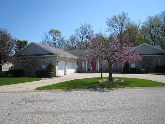 2nd image of 57524 Shorewood Dr E