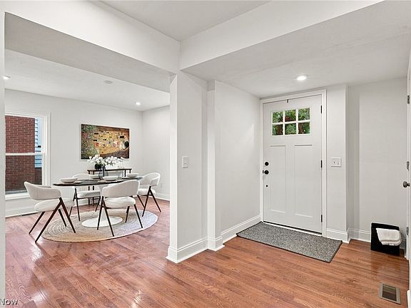 3rd image of 10422 Brighton Rd
