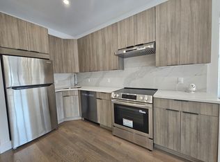 21-46 36th St #2, Astoria, NY 11105