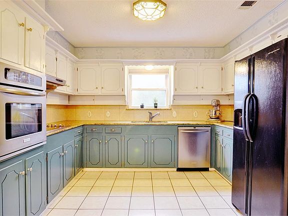 4th image of 1029 W Creek Dr