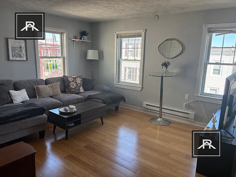 527 E 3rd St #3F — Photo 6