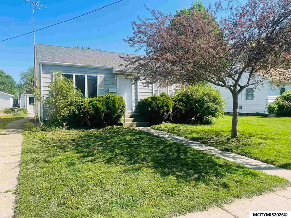 124 27th St SW, Mason City, IA 50401