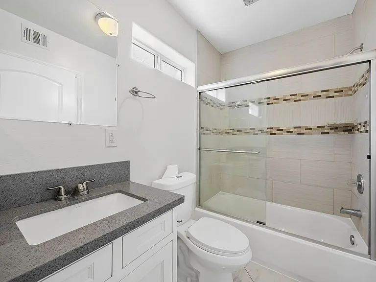 872 N Edgemont St #8721 — Photo 21