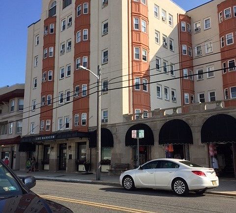 3rd image of 807 8th St Unit 501