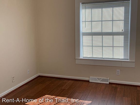 5th image of 2809 4 Seasons Blvd
