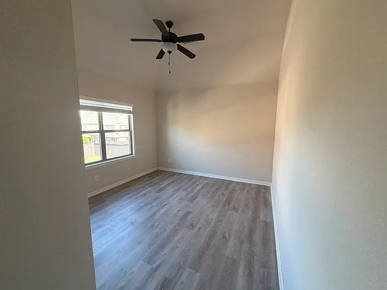 14803 Huffman Ln — Photo 9