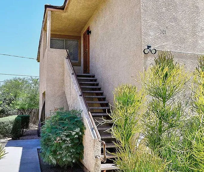 532 W 9th St #101 — Photo 10
