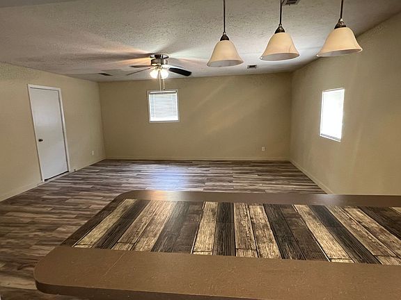 5th image of 3455 Beaumont Dr