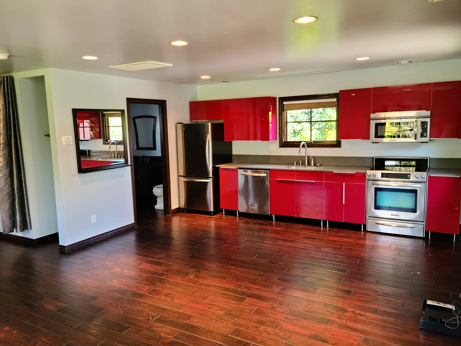 2350 Midvale Ave — Photo 4