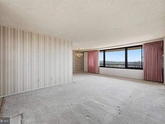 3rd image of 5500 Holmes Run Pkwy APT 1506