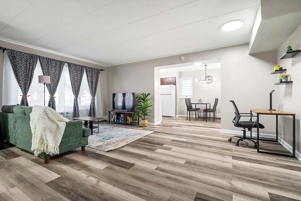2 bed, 950 sqft, $2,500 — Photo 3