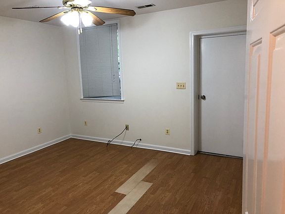 2nd image of 3024 Saint Paul St Floor 1