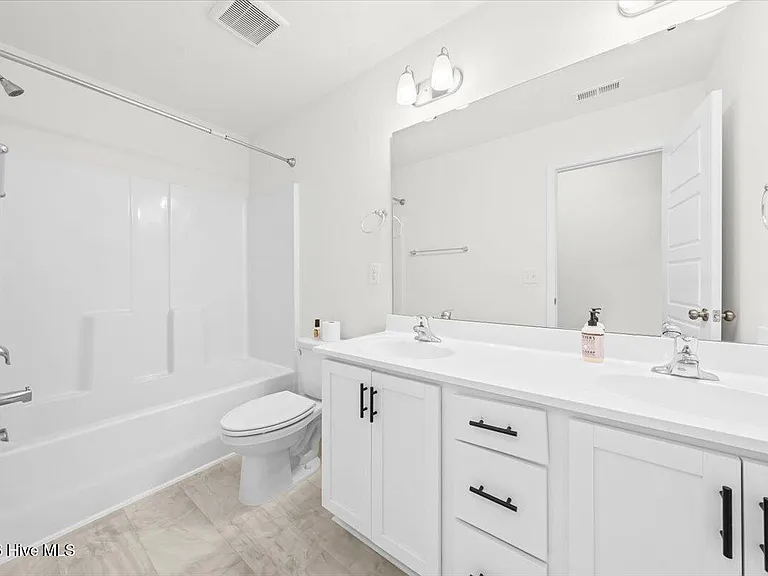 423 Bassett Ln — Photo 23