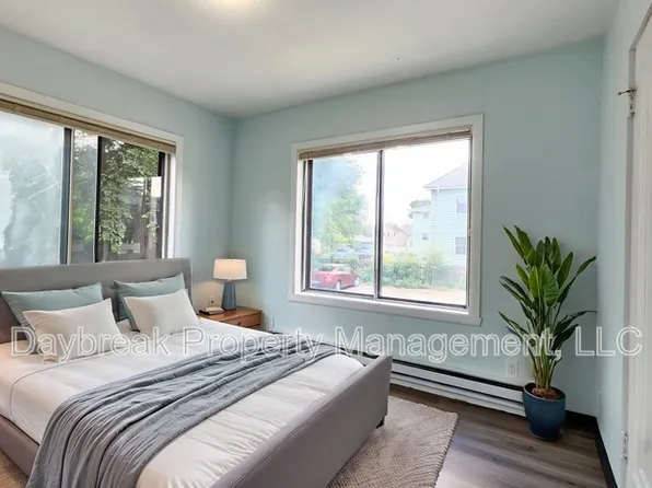 1258 10th St N, Fargo, ND