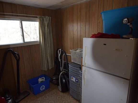 4th image of 1177 Tuftsville Rd