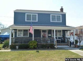1060 Thomas Ave, Baldwin, NY 11510