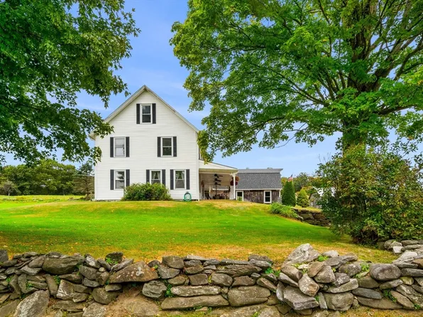 45-45A Maple Ln, Petersham, MA 01366