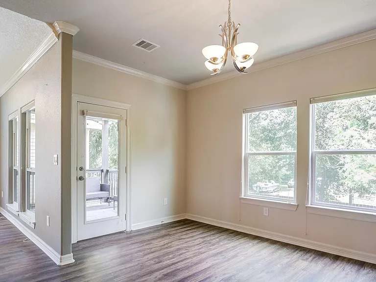 1009 Bryan Ave — Photo 12