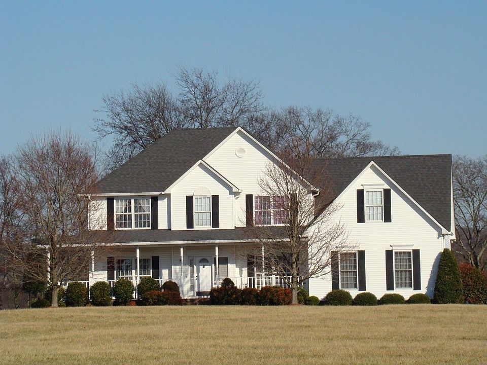 Beautiful country home setting located on 5+ acres