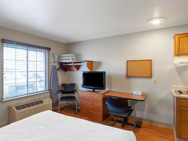 Studio Suite - 1 Queen Bed