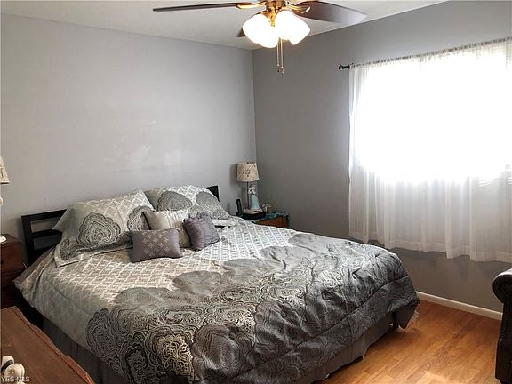5th image of 23920 Fairlawn Dr