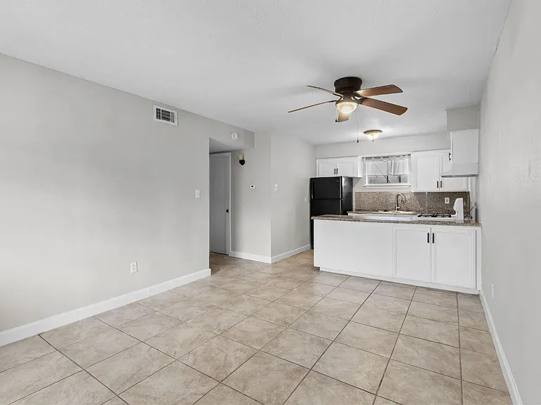 2819 Berry St #1 — Photo 1