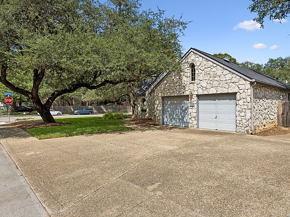 4th image of 14742 Oak Briar
