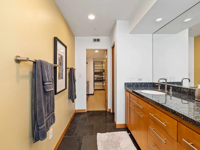 452 Marine Pl — Photo 24