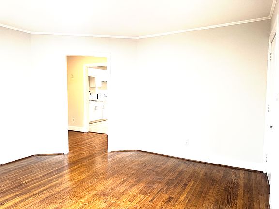 5th image of 610 S Broad St
