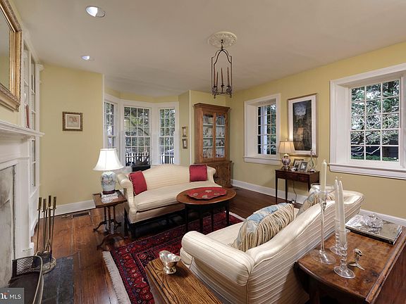 5th image of 317 S Saint Asaph St