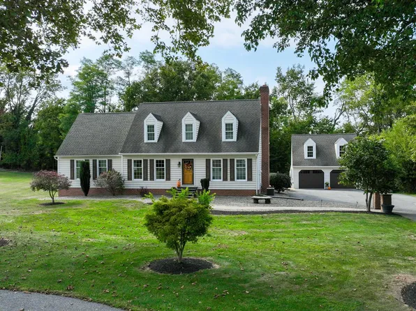 4 Campside Cir, Conestoga, PA 17516