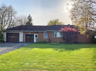 6702 Shawnee Rd, North Tonawanda, NY 14120