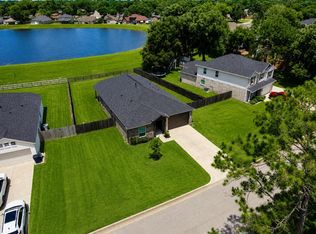 307 Twin Lakes Blvd W, West Columbia, TX 77486