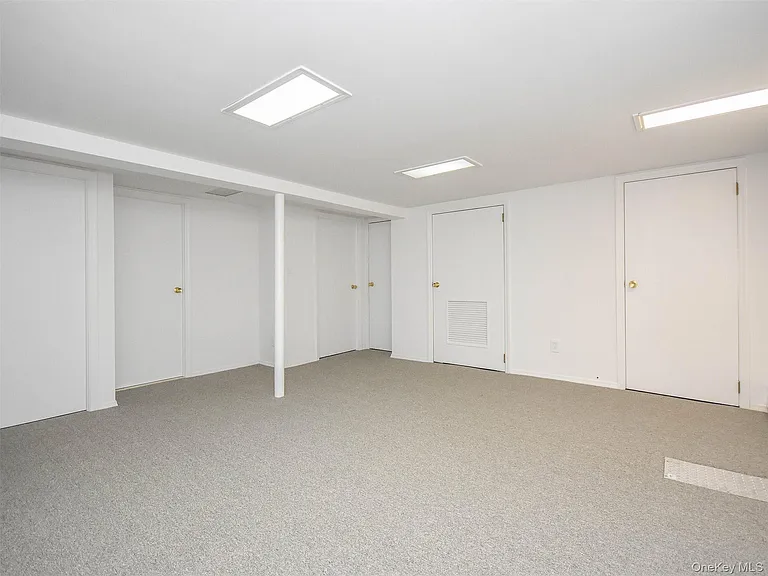 121 Hillcrest Ave — Photo 29