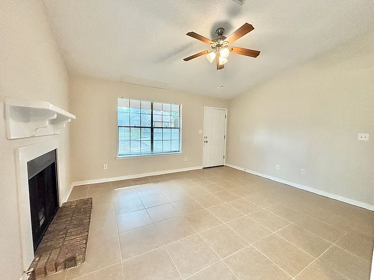 9345 Chisholm Rd #R2 — Photo 4