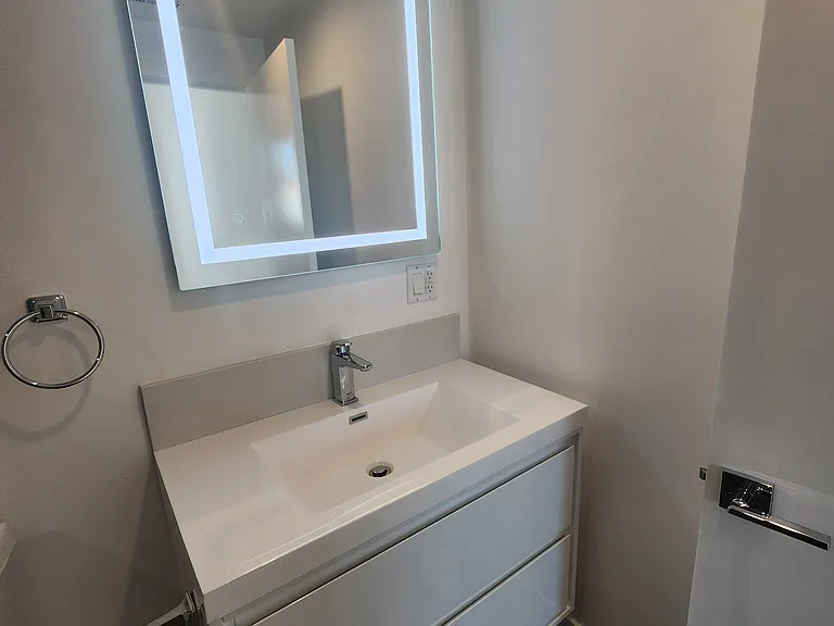 6061 Fulton Ave #6 — Photo 29